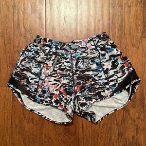Lululemon Hotty Hot Shorts 4 inch size 6